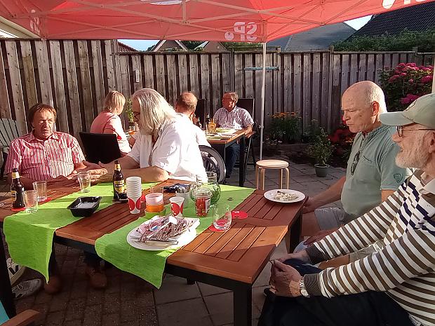 https://zaltbommel.sp.nl/nieuws/2022/07/jubileum-barbecue-sp-bommelerwaard-groot-succes